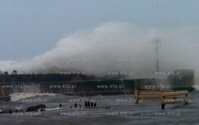 Sztormowa pogoda w Ustce 31.01.2013 
fot. Pahaoo/KFP