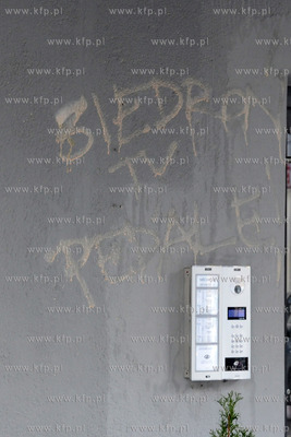 Gdynia. ul. Msciowja. Wandale zaatakowali biuro poselskie...