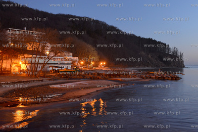 Gdynia Orlowo. Na Orlowskiej plazy o swicie. Nz. Orlowski...