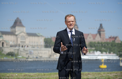 Premier Donald Tusk podczas wizyty w Szczecinie. Nz....
