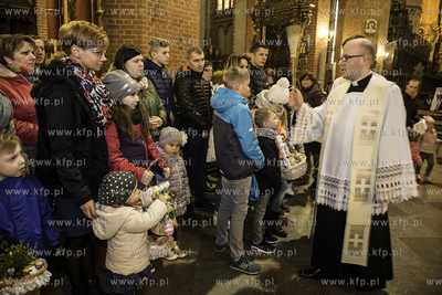 Wielka Sobota. Święcenie pokarmów w bazylice katedralnej...