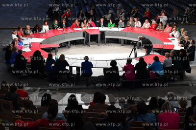 Kongres Kobiet w Ergo Arenie na granicy Gdańska i...