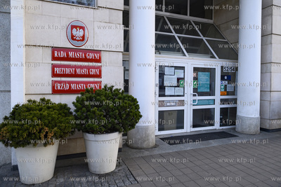 Gdynia. Urząd Miasta. W związku z zagrożeniem epidemicznym...