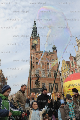 Festiwal baniek mydlanych w Gdansku na Dlugim Targu....
