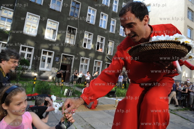 XIII edycja Festiwalu Teatrow Ulicznych FETA. Parada...