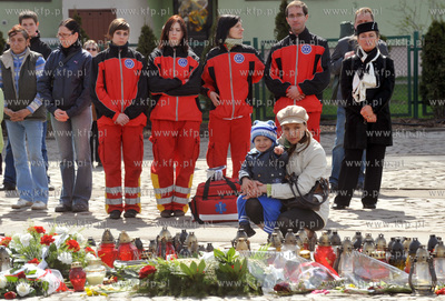 Transmisja uroczystosci pogrzebowych ofiar katastrofy...