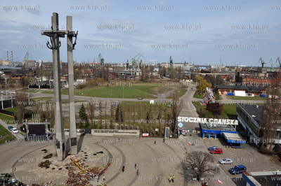 Transmisja uroczystosci pogrzebowych ofiar katastrofy...