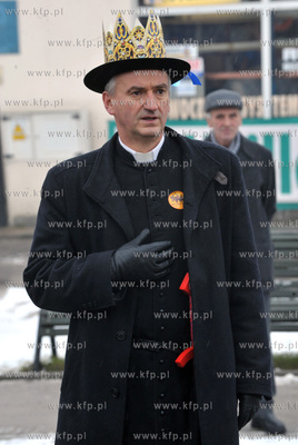 Orszak Trzech Kroli w Zukowie na Kaszubach. Ksiadz...
