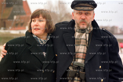 Krzysztof Skora z zona Ewa na helskiej plazy. 21.04.99...