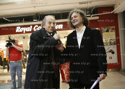 Gdansk. Centrum handlowe Manhattan. Premiera i promocja...