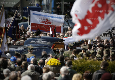 Gdansk. Cmentarz Srebrzysko. Pogrzeb Anny Walentynowicz,...