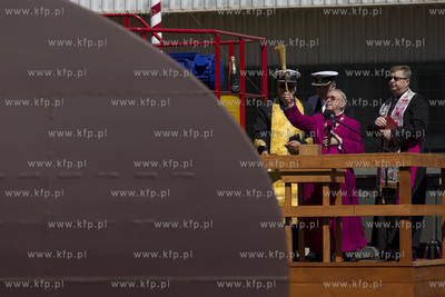 Stocznia Marynarki Wojennej w Gdyni. Wodowanie i chrzest...