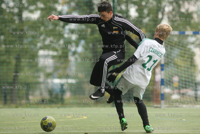 Gdansk Zaspa. Pilkarski turniej dzikich druzyn Do przerwy...