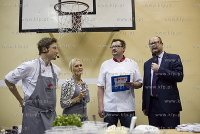 Gdańsk. Szkoła Podstawowa nr 44. Pierwsza kolacja...