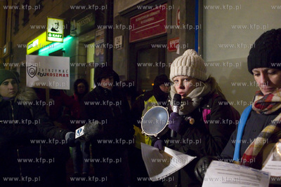 Manifestacja rodziców pod budynkiem  Kuratorium Oświaty...
