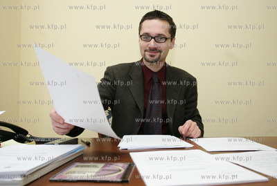 Jaroslaw Walesa w swoim biurze poselskim przy ul Chlebnickiej...