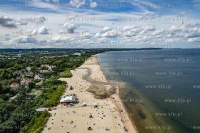 Plaża w Gdańsku Jelitkowie. Zakaz kąpieli po pożarze...