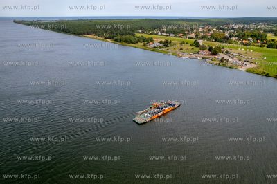 Przeprawa promowa Świbno - Mikoszewo. 25.08.2024 fot....