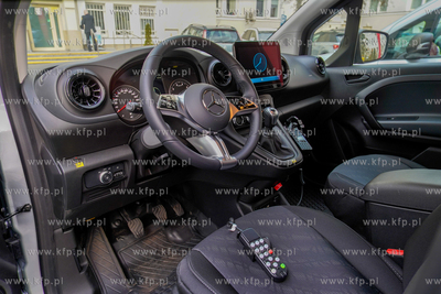 Urząd Miejski w Gdańsku. Przekazanie 3 nowych radiowozów...