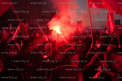 Warszawski "Marsz Niepodległosci" organizowany przez...