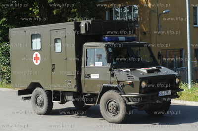 Port wojenny Gdynia Oksywie. 32 zolnierzy i 13 pojazdow...