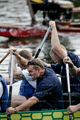 Gdansk. Motlawa.VI Charytatywne Regaty Smoczych Lodzi...