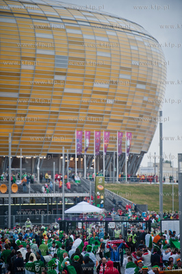 Gdansk Arena. Kibice wchodza na mecz mistrzostw Europy...