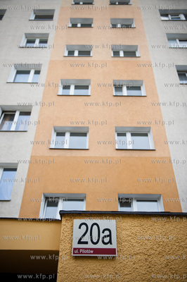 Gdansk. Zaspa. Budynek przy ul Pilotow 20.
24.07.2012
fot....