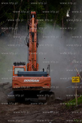 Wyburzanie Mostku Weisera na gdanskiej Strzyzy. 05.06.2013...