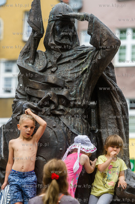 Gdansk. Wielki piknik na placu Swietopelka, zorganizowany...