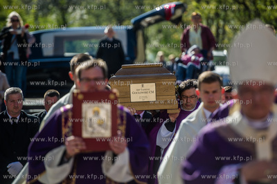 Gdansk. Katredra Oliwska. Wprowadzenie trumny z cialem...
