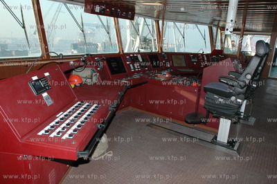 Stocznia Gdynia SA w Gdyni. Kontenerowiec Charlotte...