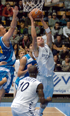 Mecz koszykowki Energa Czarni Slupsk-Cajasol Sewilla/Hiszpania/.nz....