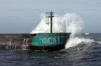 Ustka, wiosenny sztorm.
23.03.2009 
Fot. Arturo Bissari/KFP