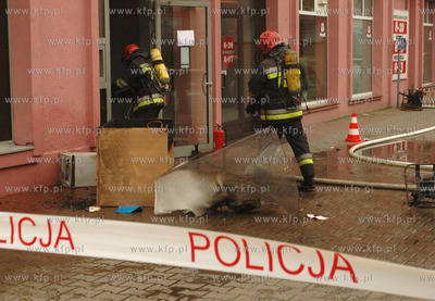 Elblag. Okolo godziny 10 w banku Millenium przy ul....