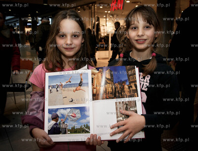 CH Manhattan. Promocja IV czesci albumu Fot. Kosycarz...