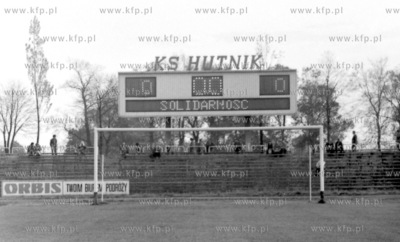 Delegacja Solidarnosci na stadionie klubu Hutnik na...