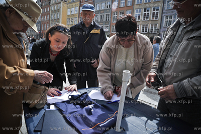 Kampania wyborcza przd wyborami Prezydenta RP. Zbieranie...