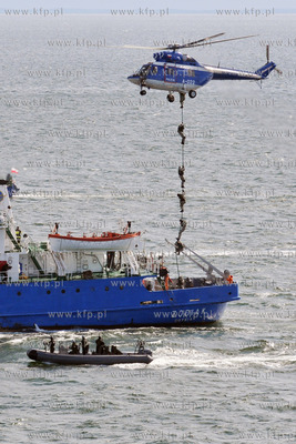 Wody Zatoki Gdanskiej. Antyterrorystyczne manewry pod...