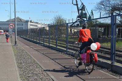 Bialo czerwony peleton pojawil sie 2 maja na ulicach...