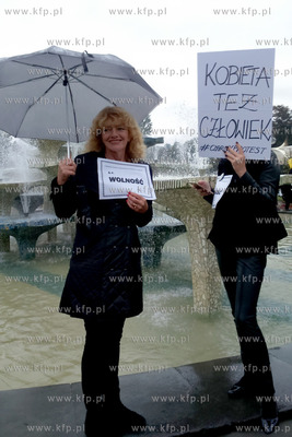 Ogólnopolski strajk kobiet w Gdyni na Skwerze Kościuszki....