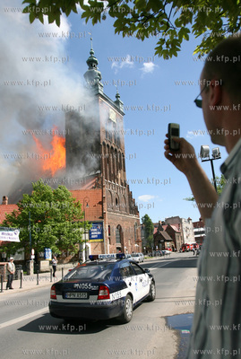 Pozar zabytkowego kosciola sw Katarzyny w Gdansku.
Nz....