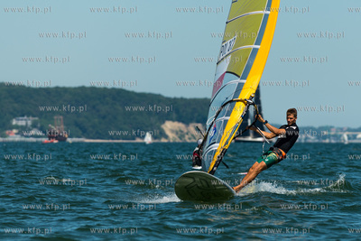 Plaza w Sopocie, przy Sopockim Klubie Zeglarskim. Briefing...