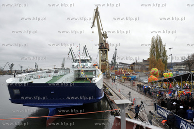 Danuta Walesowa zostala matka chrzestna promu fiordowego...