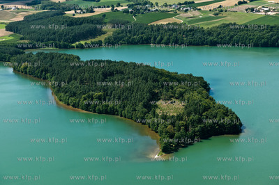 Kaszuby z lotu ptaka. Jezioro Radunskie Dolne i powysep...