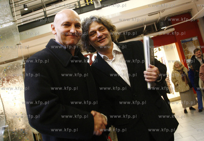 Gdansk. Centrum Handlowe Manhattan. Promocja albumu...