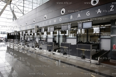 Gdańsk.Nowy terminal pasażerski T2, w Porcie Lotniczym...