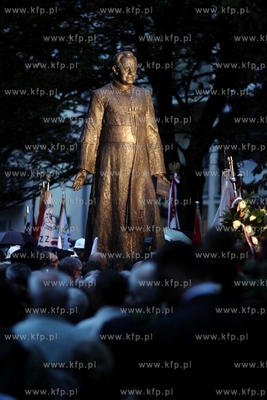 Gdansk. Uroczyste odslaniecie pomnika Pralata Henryka...