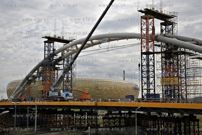 Montaz luku stanowiacego element nosny wiaduktu na...