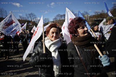 Pikieta pod Urzędem Wojewodzkim w Gdansku w gescie...